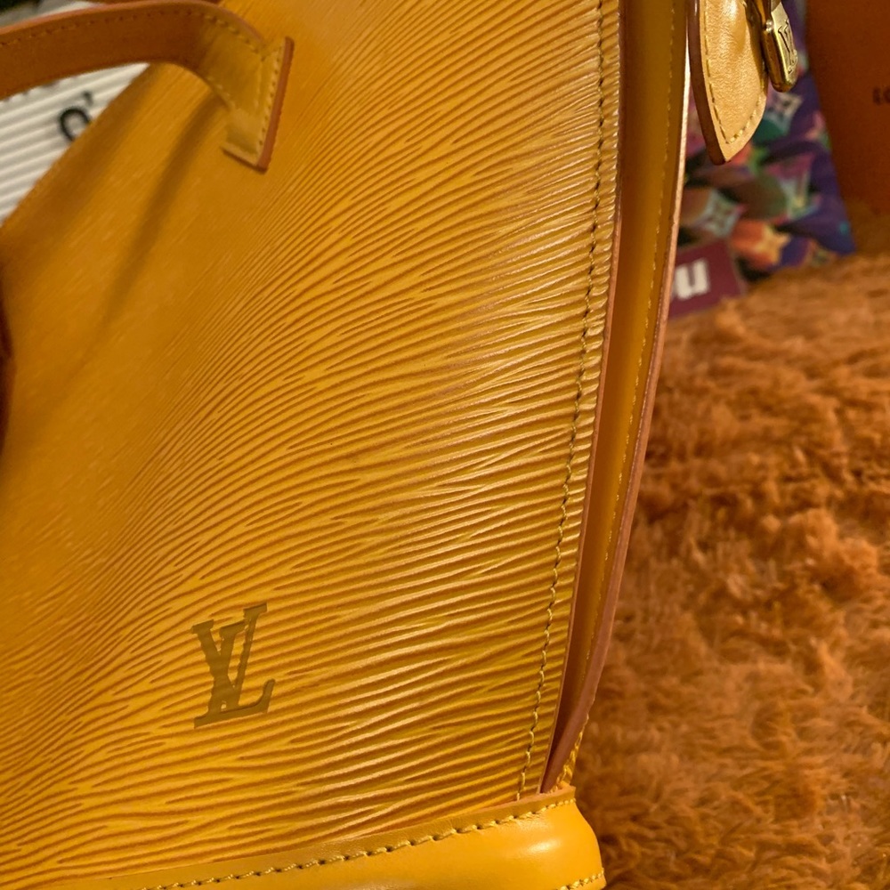 💯 Authentic LV Yellow Epi Leather St Jacques - Picture 2 of 16